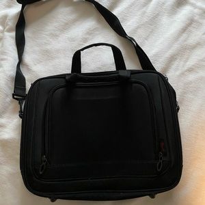 Multipocket laptop bag
